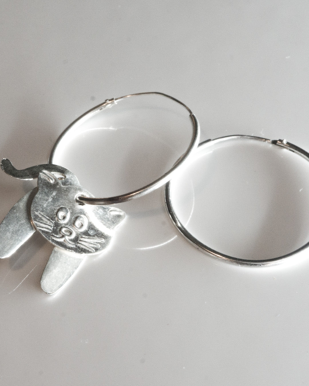 one kitty hoops