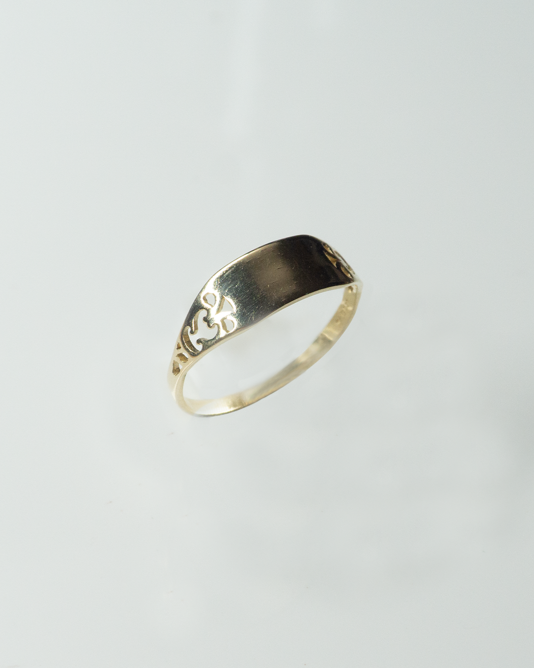 signet ornament ring