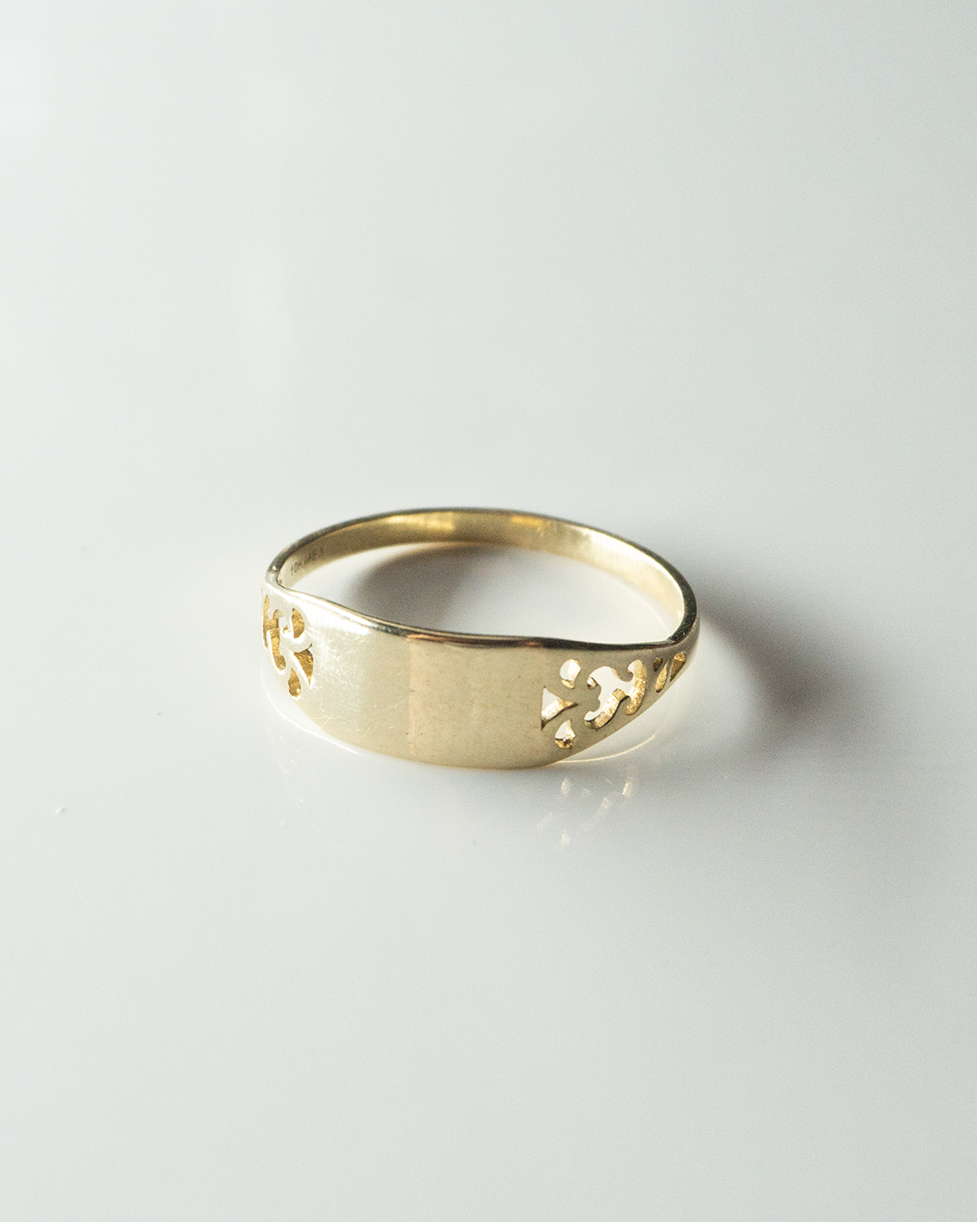 signet ornament ring