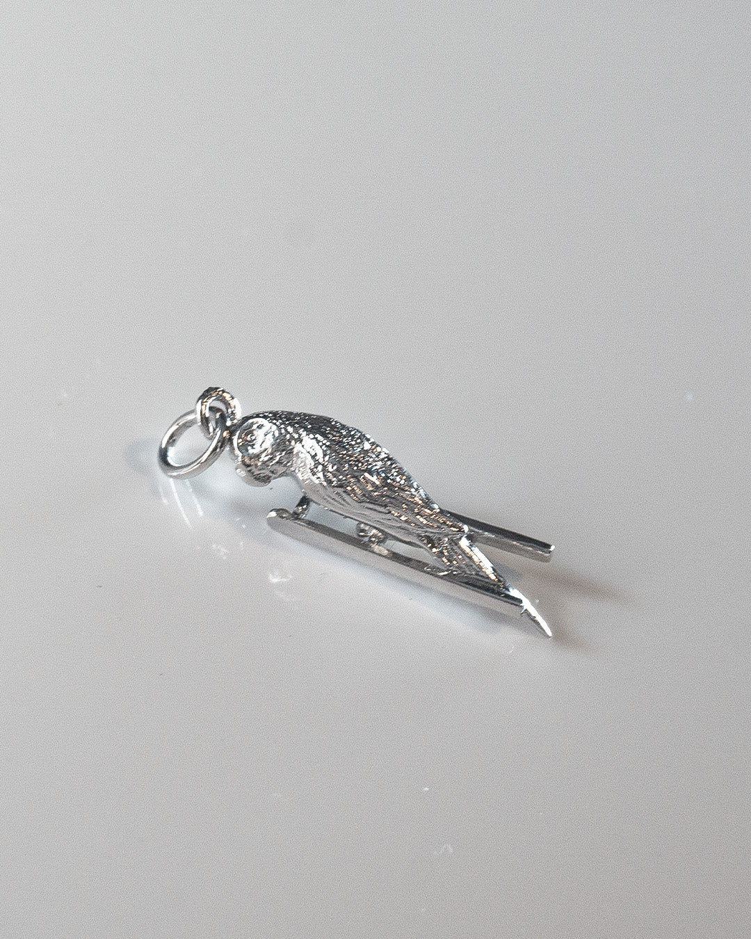 Parrot Hilton Silver Charm