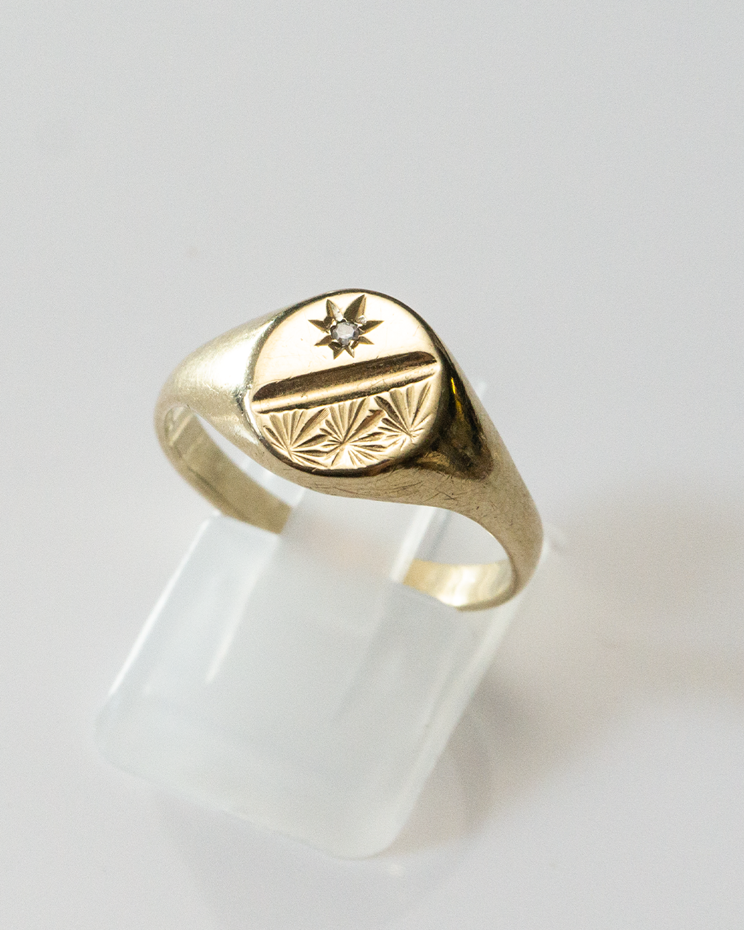 rising star signet ring