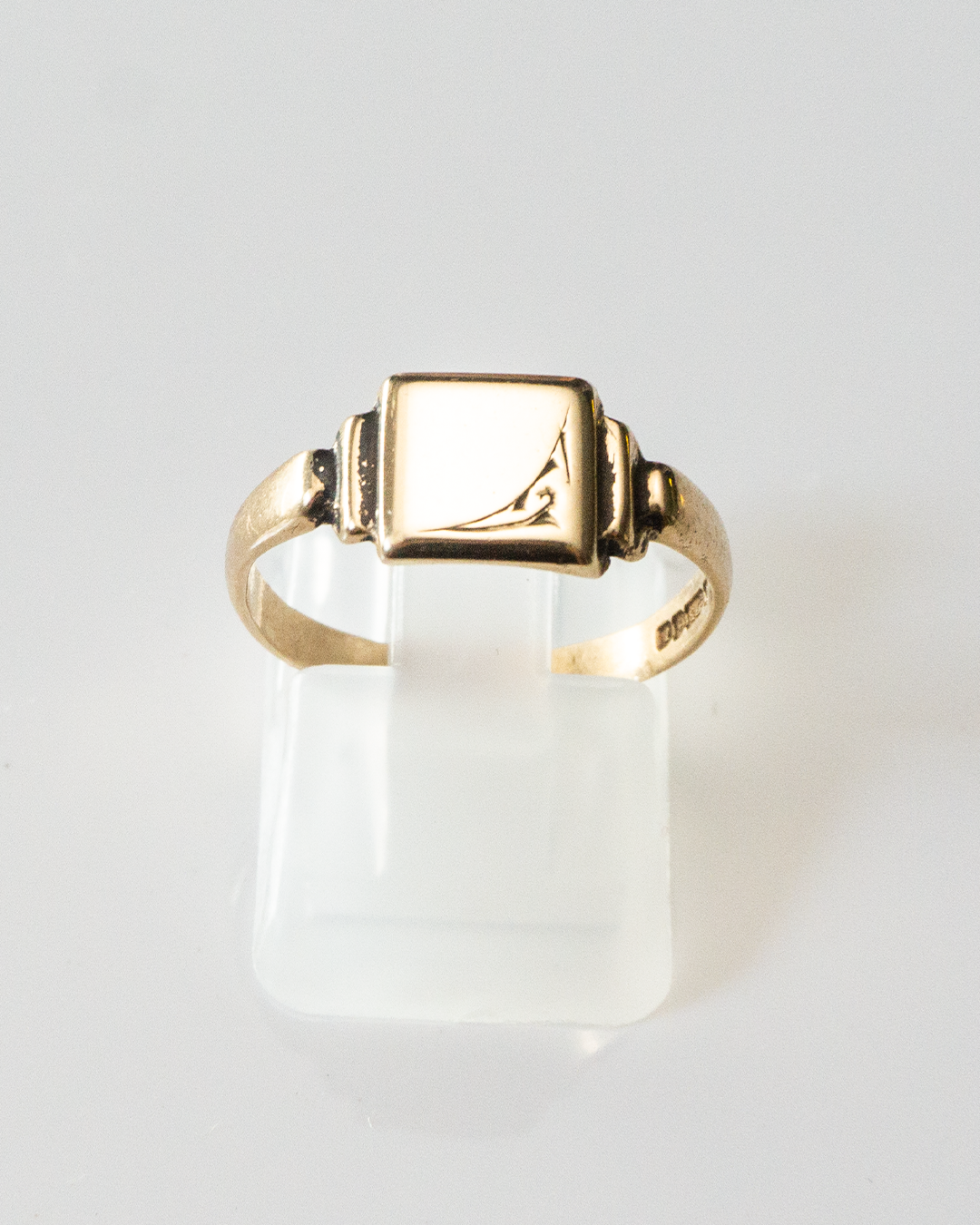 golden square ornament signet ring