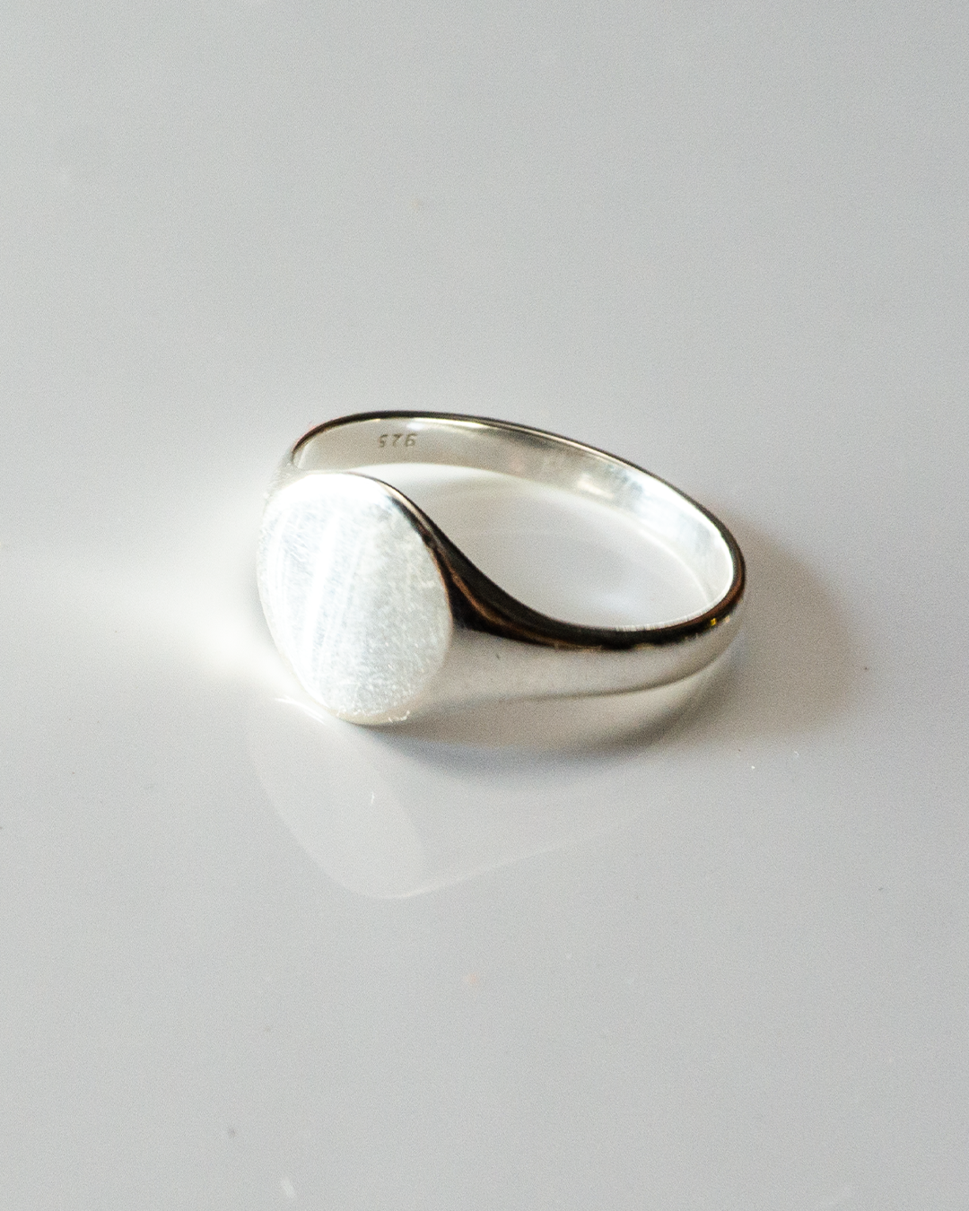 round signet ring