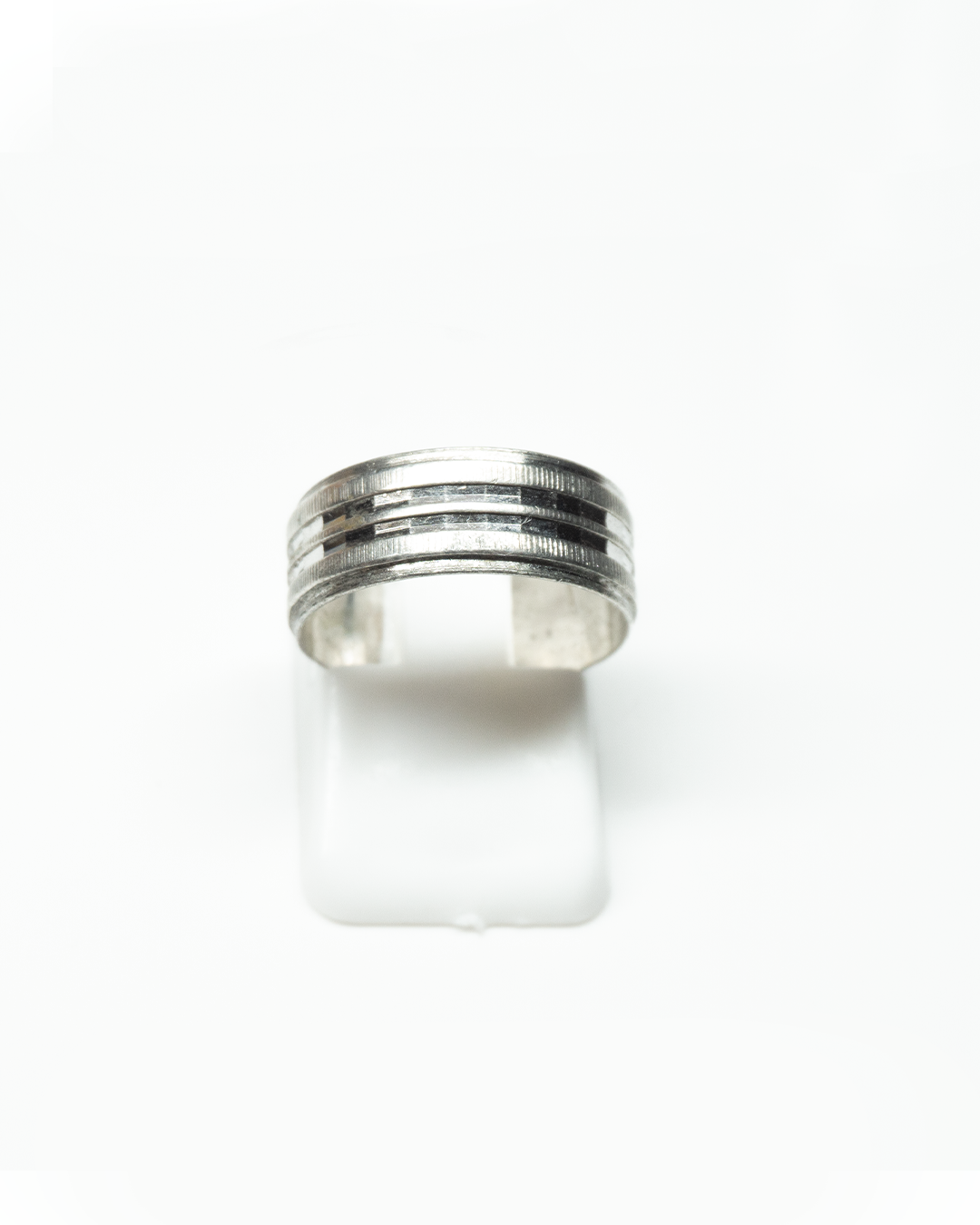 silver thick band ring