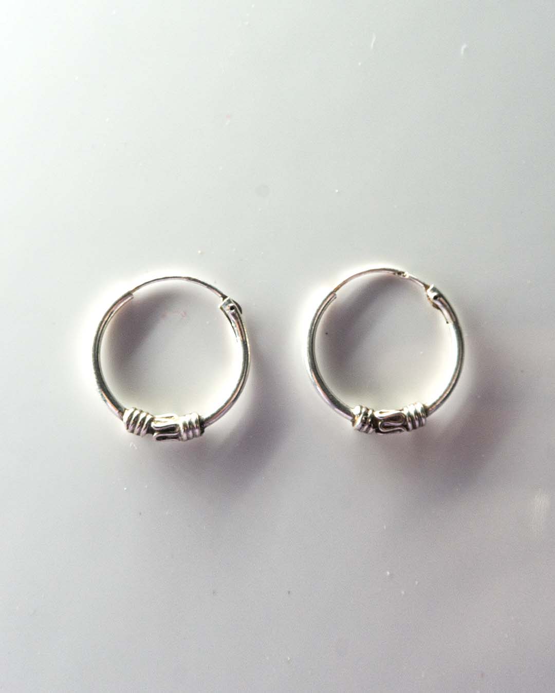 silver 90ies hoops