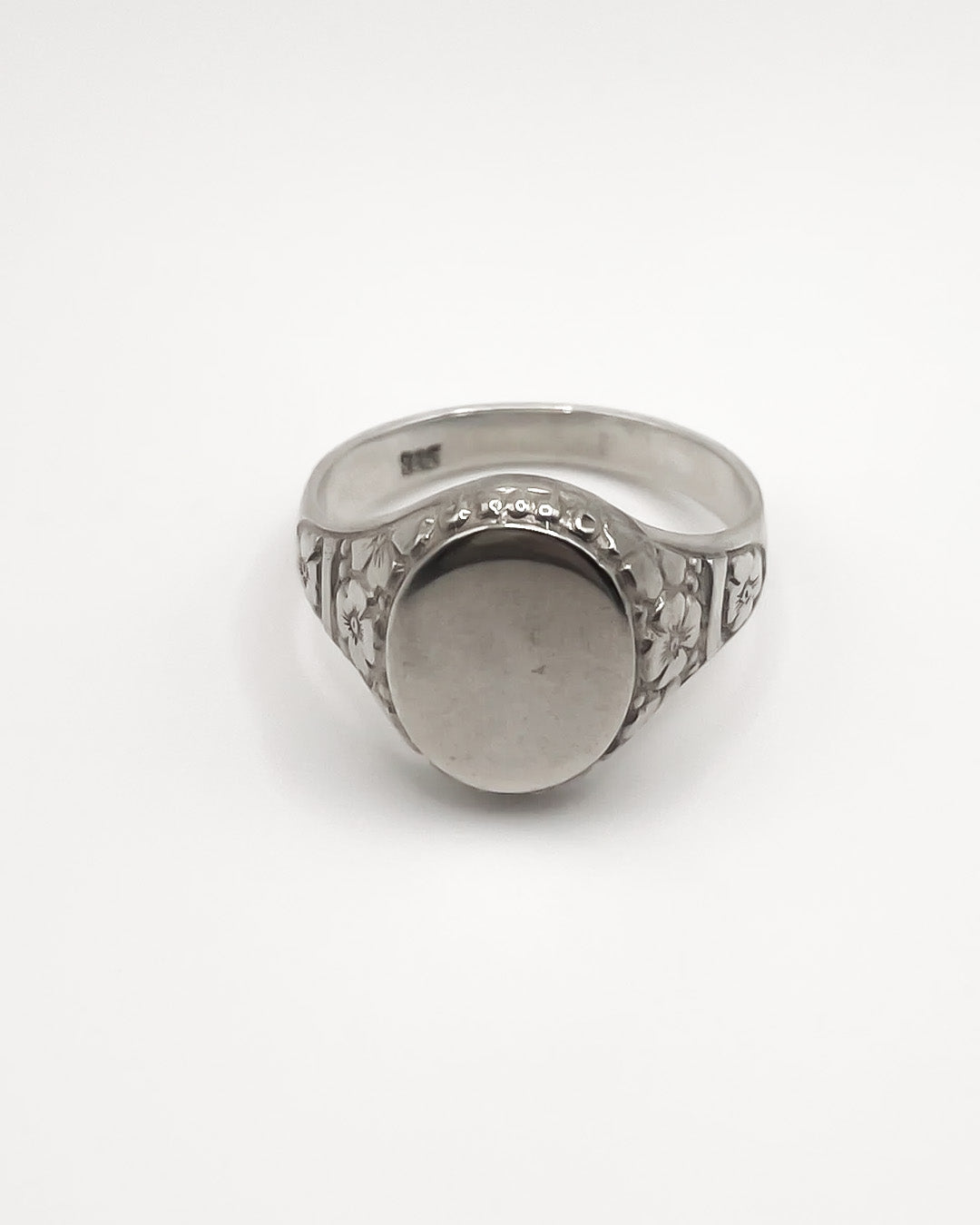Flower signet ring 1