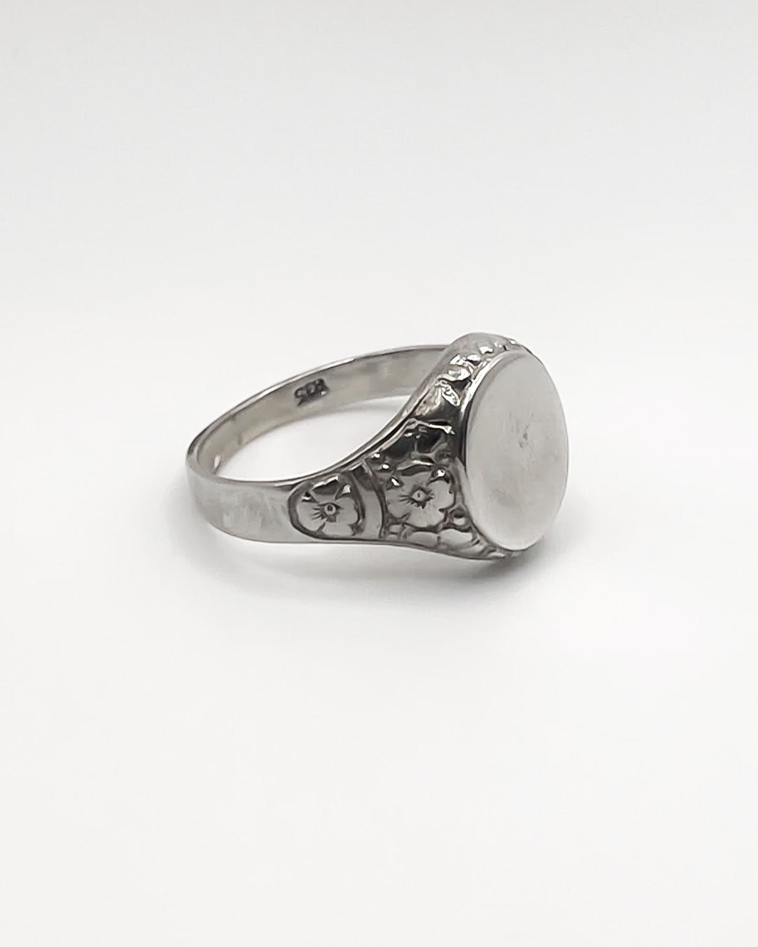 Flower signet ring 2