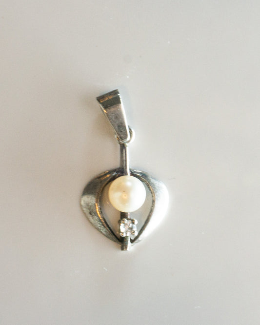 pearl jammed heart charm
