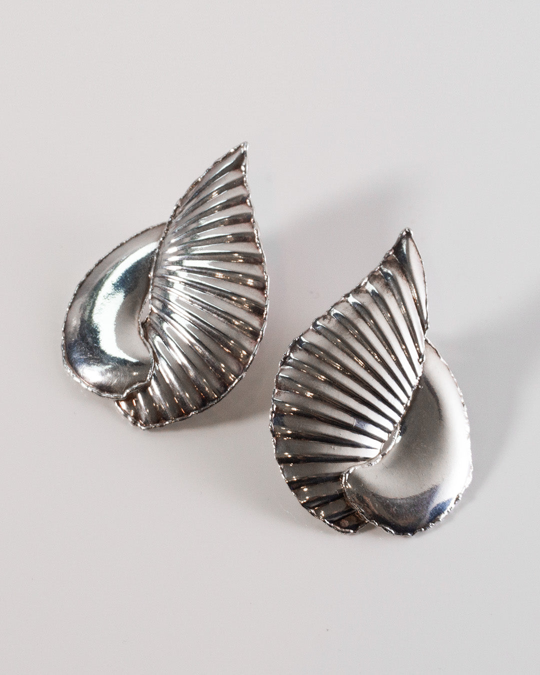 conchas earstuds