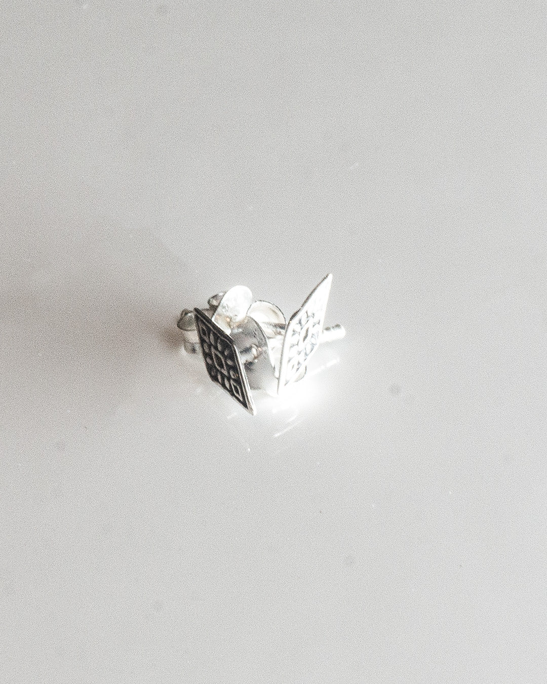 kites silver studs