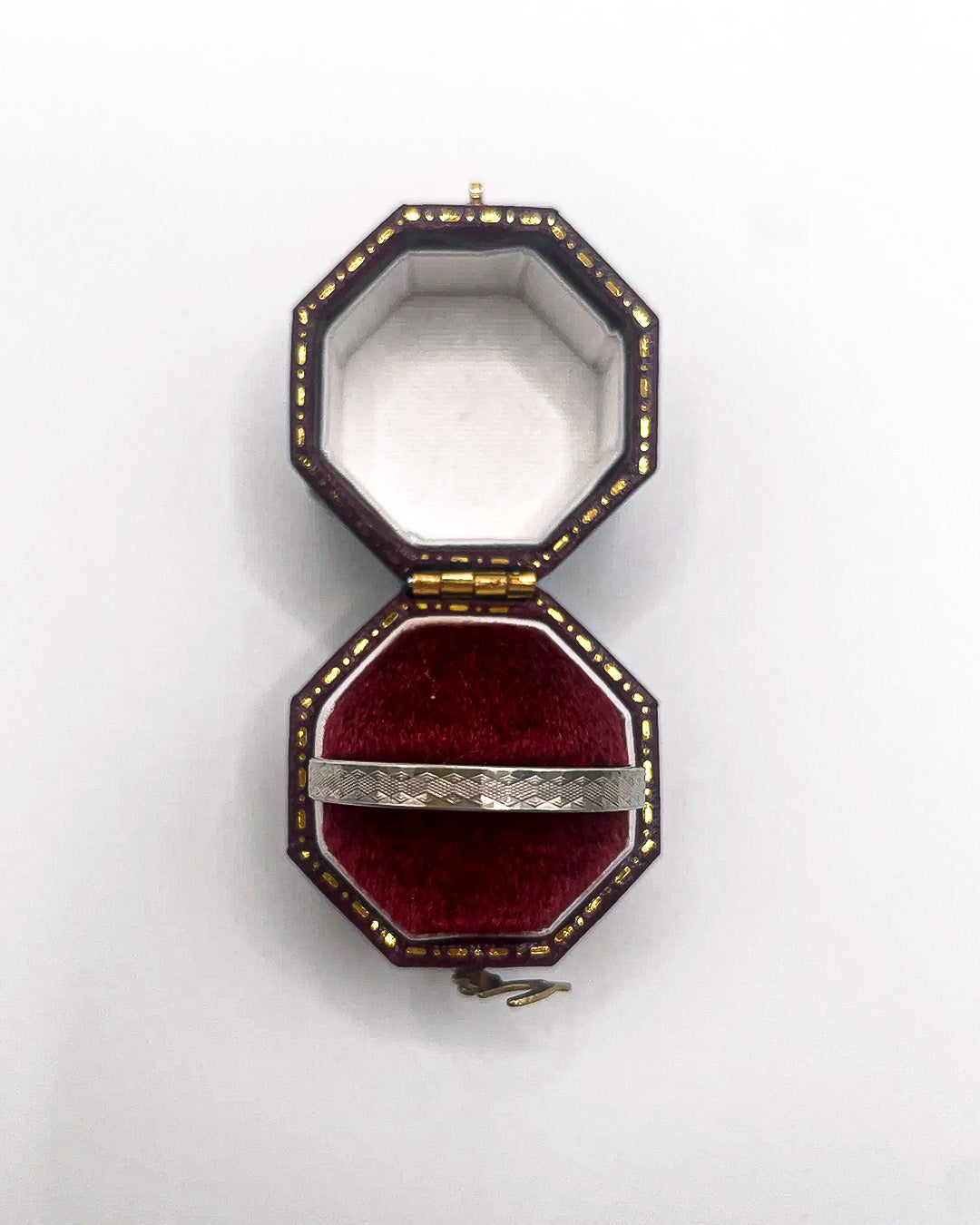patterned band ring
