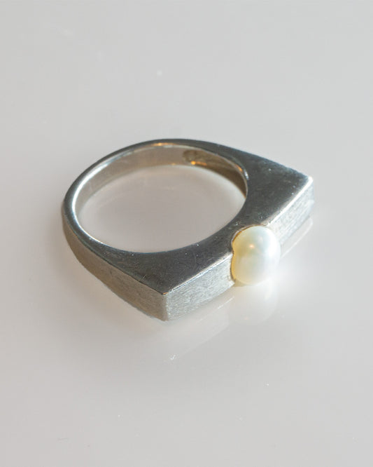 pearl square ring