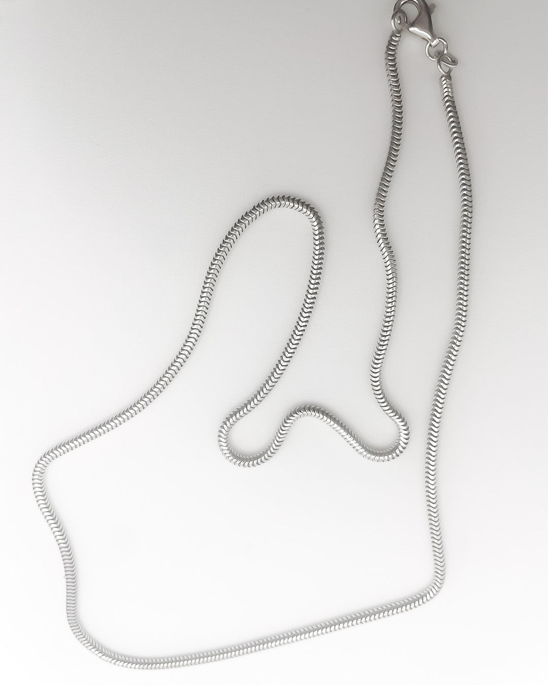 round snake necklace 1