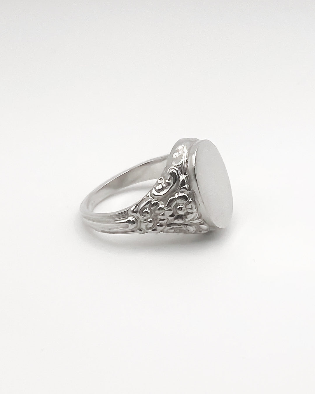 the big flower signet ring