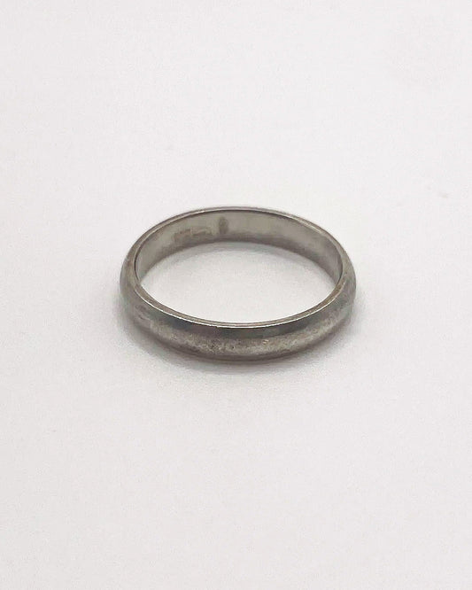 the simple bold ring