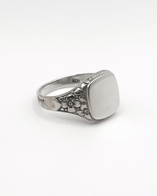 the square flower signet ring
