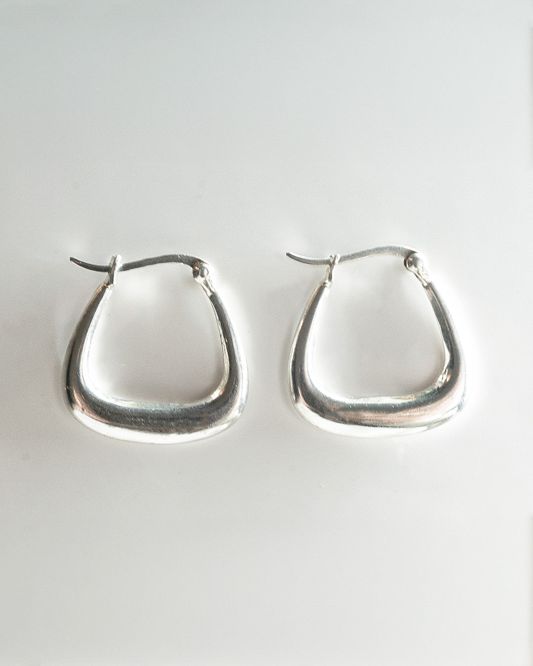 u silver hoops